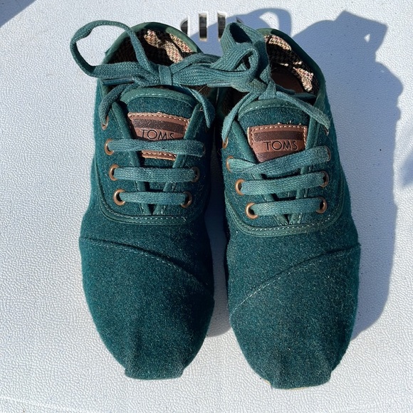 Unique felted Toms sneakers in dark green - Picture 2 of 4